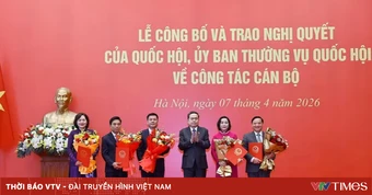 Chủ tịch Quốc hội Trần Thanh Mẫn dự Lễ công bố và trao Nghị quyết về công tác cán bộ