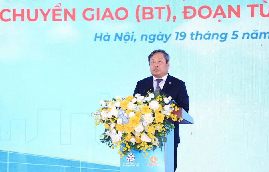 Chủ tịch Quốc hội Trần Thanh Mẫn dự lễ khởi công dự án trục không gian Quốc lộ 1A Chủ tịch Quốc hội Trần Thanh Mẫn dự lễ khởi công dự án trục không gian Quốc lộ 1A
