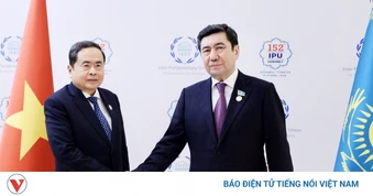 Chủ tịch Quốc hội Trần Thanh Mẫn gặp Chủ tịch Hạ viện Kazakhstan Yerlan Koshanov