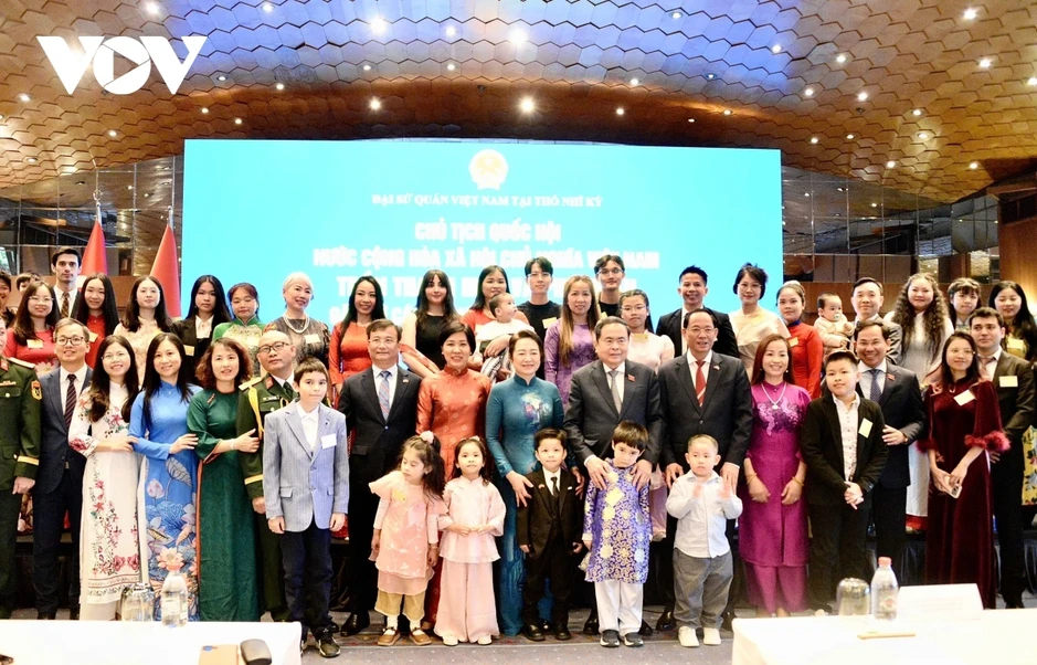 Chủ tịch Quốc hội Trần Thanh Mẫn gặp cộng đồng người Việt Nam tại Thổ Nhĩ Kỳ Chủ tịch Quốc hội Trần Thanh Mẫn gặp cộng đồng người Việt Nam tại Thổ Nhĩ Kỳ