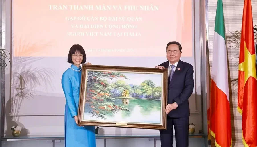Chủ tịch Quốc hội Trần Thanh Mẫn gặp gỡ cộng đồng người Việt Nam tại Italy Chủ tịch Quốc hội Trần Thanh Mẫn gặp gỡ cộng đồng người Việt Nam tại Italy