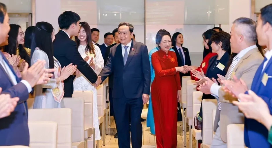 Chủ tịch Quốc hội Trần Thanh Mẫn gặp gỡ cộng đồng người Việt Nam tại Italy Chủ tịch Quốc hội Trần Thanh Mẫn gặp gỡ cộng đồng người Việt Nam tại Italy