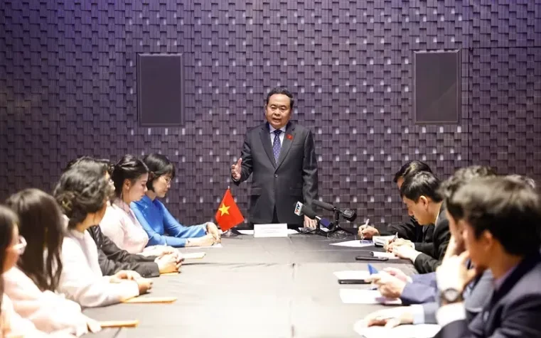 Chủ tịch Quốc hội Trần Thanh Mẫn gặp Hội sinh viên và các lưu học sinh tiêu biểu của Việt Nam tại Italy Chủ tịch Quốc hội Trần Thanh Mẫn gặp Hội sinh viên và các lưu học sinh tiêu biểu của Việt Nam tại Italy