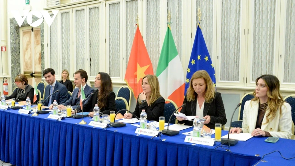 Chủ tịch Quốc hội Trần Thanh Mẫn gặp Phó Chủ tịch Thượng viện Italia