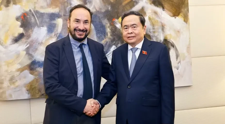 Chủ tịch Quốc hội Trần Thanh Mẫn gặp Tổng Bí thư Đảng Tái lập Cộng sản Italy Chủ tịch Quốc hội Trần Thanh Mẫn gặp Tổng Bí thư Đảng Tái lập Cộng sản Italy