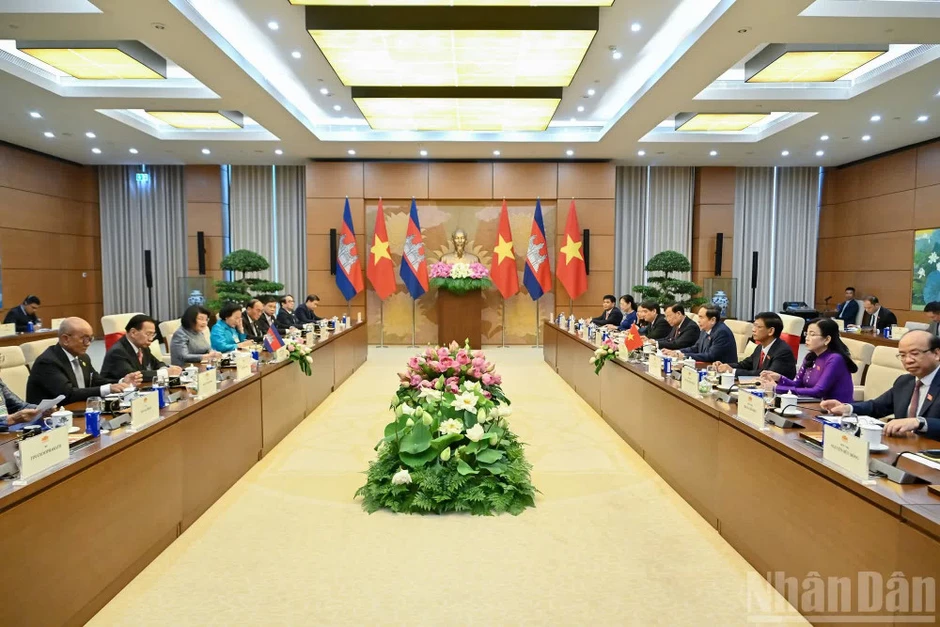 Chủ tịch Quốc hội Trần Thanh Mẫn hội đàm với Chủ tịch Quốc hội Campuchia Khuon Sudary Chủ tịch Quốc hội Trần Thanh Mẫn hội đàm với Chủ tịch Quốc hội Campuchia Khuon Sudary