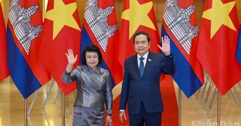 Chủ tịch Quốc hội Trần Thanh Mẫn hội đàm với Chủ tịch Quốc hội Campuchia Khuon Sudary