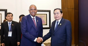 Chủ tịch Quốc hội Trần Thanh Mẫn hội kiến Chủ tịch Quốc hội Bờ Biển Ngà