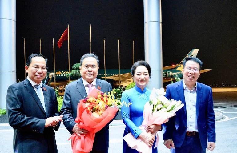 Chủ tịch Quốc hội Trần Thanh Mẫn lên đường tham dự IPU-152, thăm chính thức Cộng hòa Italia Chủ tịch Quốc hội Trần Thanh Mẫn lên đường tham dự IPU-152, thăm chính thức Cộng hòa Italia