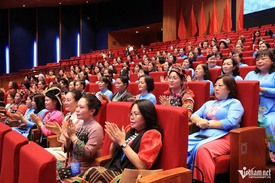 Chủ tịch Quốc hội Trần Thanh Mẫn: Phụ nữ cần trở thành chủ thể kiến tạo tương lai đất nước Chủ tịch Quốc hội Trần Thanh Mẫn: Phụ nữ cần trở thành chủ thể kiến tạo tương lai đất nước