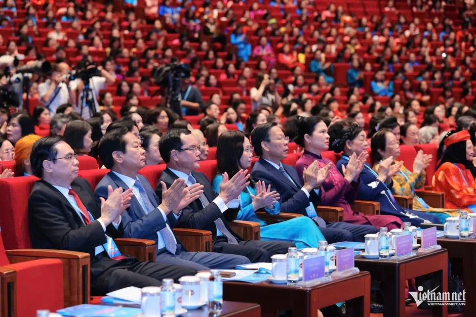 Chủ tịch Quốc hội Trần Thanh Mẫn: Phụ nữ cần trở thành chủ thể kiến tạo tương lai đất nước Chủ tịch Quốc hội Trần Thanh Mẫn: Phụ nữ cần trở thành chủ thể kiến tạo tương lai đất nước