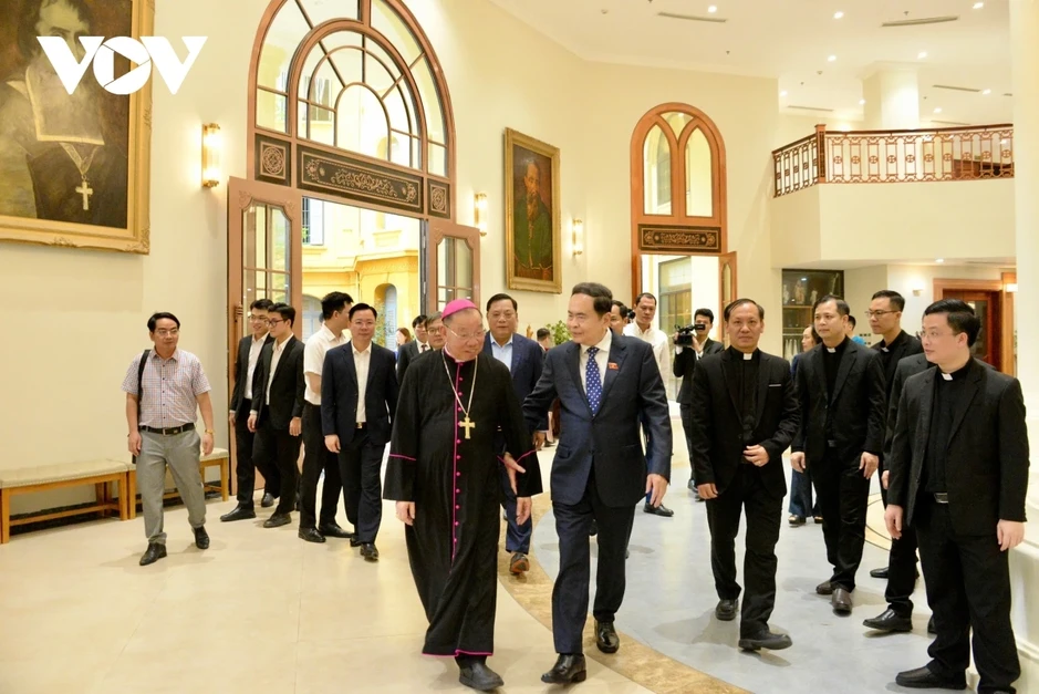 Chủ tịch Quốc hội Trần Thanh Mẫn thăm, chúc mừng Tổng Giáo phận Hà Nội Chủ tịch Quốc hội Trần Thanh Mẫn thăm, chúc mừng Tổng Giáo phận Hà Nội