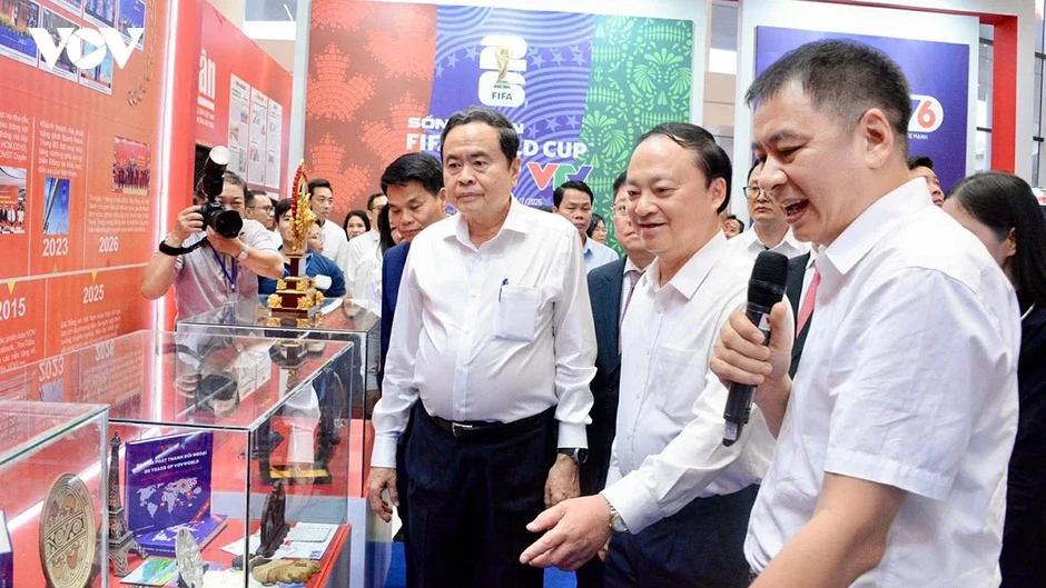 Chủ tịch Quốc hội Trần Thanh Mẫn thăm gian trưng bày Hội báo toàn quốc năm 2026