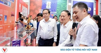 Chủ tịch Quốc hội Trần Thanh Mẫn thăm gian trưng bày Hội báo toàn quốc năm 2026