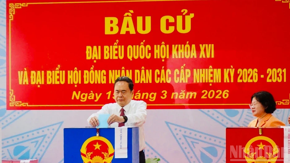 Chủ tịch Quốc hội Trần Thanh Mẫn thực hiện bầu cử tại xã Hóc Môn, Thành phố Hồ Chí Minh Chủ tịch Quốc hội Trần Thanh Mẫn thực hiện bầu cử tại xã Hóc Môn, Thành phố Hồ Chí Minh