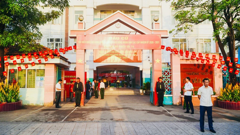 Chủ tịch Quốc hội Trần Thanh Mẫn thực hiện bầu cử tại xã Hóc Môn, Thành phố Hồ Chí Minh Chủ tịch Quốc hội Trần Thanh Mẫn thực hiện bầu cử tại xã Hóc Môn, Thành phố Hồ Chí Minh