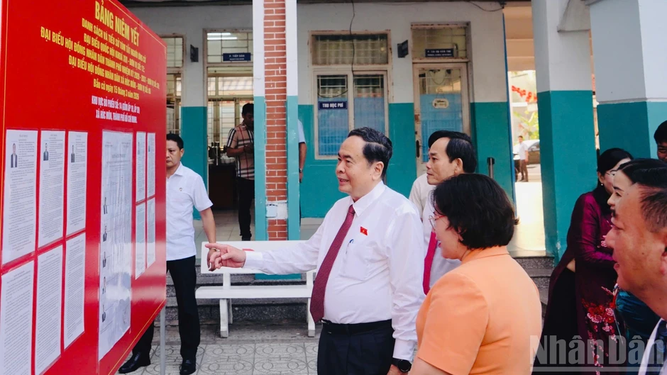 Chủ tịch Quốc hội Trần Thanh Mẫn thực hiện bầu cử tại xã Hóc Môn, Thành phố Hồ Chí Minh Chủ tịch Quốc hội Trần Thanh Mẫn thực hiện bầu cử tại xã Hóc Môn, Thành phố Hồ Chí Minh