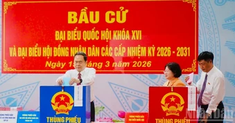 Chủ tịch Quốc hội Trần Thanh Mẫn thực hiện bầu cử tại xã Hóc Môn, Thành phố Hồ Chí Minh