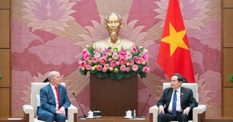 Chủ tịch Quốc hội Trần Thanh Mẫn tiếp Đại sứ Canada tại Việt Nam