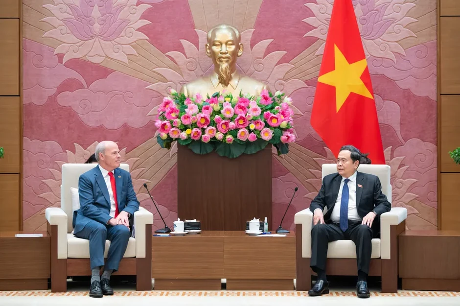 Chủ tịch Quốc hội Trần Thanh Mẫn tiếp Đại sứ Hàn Quốc và Đại sứ Canada tại Việt Nam Chủ tịch Quốc hội Trần Thanh Mẫn tiếp Đại sứ Hàn Quốc và Đại sứ Canada tại Việt Nam