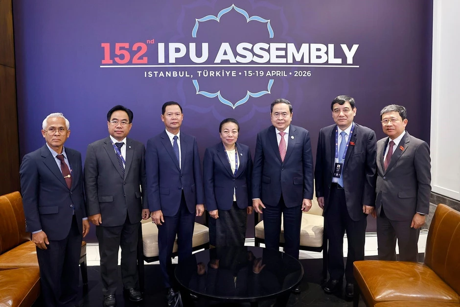 Chủ tịch Quốc hội Trần Thanh Mẫn tiếp Phó Chủ tịch Quốc hội Lào Sounthone Xayachak Chủ tịch Quốc hội Trần Thanh Mẫn tiếp Phó Chủ tịch Quốc hội Lào Sounthone Xayachak
