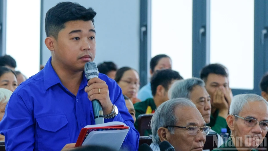 Chủ tịch Quốc hội Trần Thanh Mẫn tiếp xúc cử tri tại Thành phố Hồ Chí Minh Chủ tịch Quốc hội Trần Thanh Mẫn tiếp xúc cử tri tại Thành phố Hồ Chí Minh