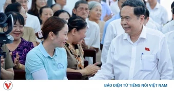 Chủ tịch Quốc hội Trần Thanh Mẫn tiếp xúc cử tri tại TP Hồ Chí Minh
