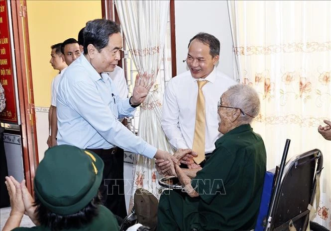 Chủ tịch Quốc hội Trần Thanh Mẫn tri ân người có công tại TPHCM Chủ tịch Quốc hội Trần Thanh Mẫn tri ân người có công tại TPHCM