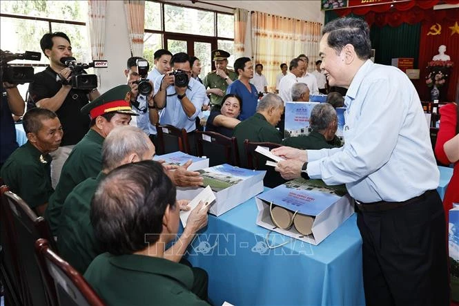 Chủ tịch Quốc hội Trần Thanh Mẫn tri ân người có công tại TPHCM Chủ tịch Quốc hội Trần Thanh Mẫn tri ân người có công tại TPHCM