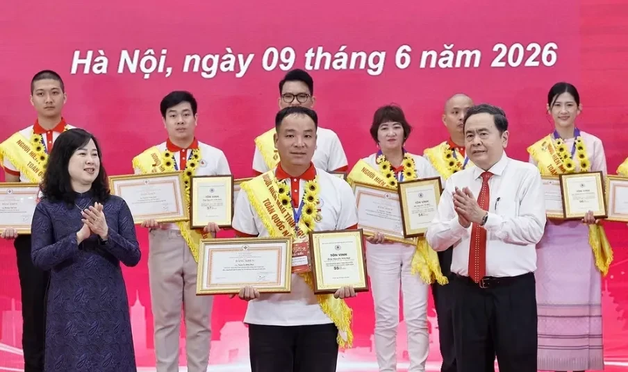 Chủ tịch Quốc hội Trần Thanh Mẫn: Xây dựng chiến lược dài hạn về hiến máu nhân đạo Chủ tịch Quốc hội Trần Thanh Mẫn: Xây dựng chiến lược dài hạn về hiến máu nhân đạo