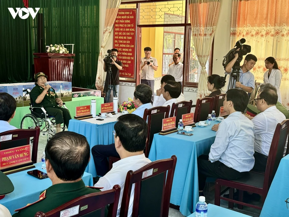 Chủ tịch Quốc hội tri ân người có công, thăm Mẹ Việt Nam Anh hùng Chủ tịch Quốc hội tri ân người có công, thăm Mẹ Việt Nam Anh hùng
