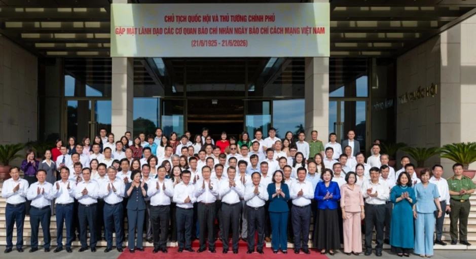 Chủ tịch Quốc hội và Thủ tướng gặp mặt các cơ quan báo chí Chủ tịch Quốc hội và Thủ tướng gặp mặt các cơ quan báo chí