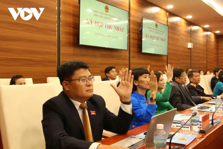 Chủ tịch UBND tỉnh Khánh Hòa: Tháo gỡ điểm nghẽn, đưa nghị quyết vào cuộc sống Chủ tịch UBND tỉnh Khánh Hòa: Tháo gỡ điểm nghẽn, đưa nghị quyết vào cuộc sống