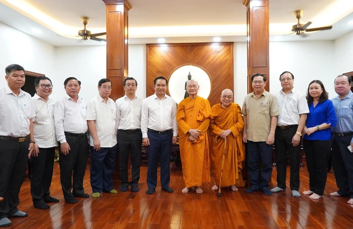 Chủ tịch UBND TPHCM: Phật giáo đóng góp sức người, sức của rất lớn cho sự phát triển của thành phố Chủ tịch UBND TPHCM: Phật giáo đóng góp sức người, sức của rất lớn cho sự phát triển của thành phố