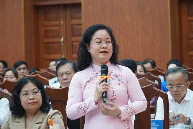 Chủ tịch Ủy ban bầu cử TPHCM: Bỏ phiếu tại nơi tạm trú hay thường trú là quyền của cử tri Chủ tịch Ủy ban bầu cử TPHCM: Bỏ phiếu tại nơi tạm trú hay thường trú là quyền của cử tri
