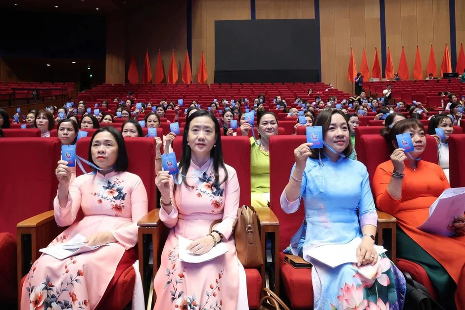 Chủ tịch Vietjet Nguyễn Thị Phương Thảo và nhiều nữ doanh nhân, trí thức tham gia BCH T.Ư Hội Liên hiệp Phụ nữ Việt Nam Chủ tịch Vietjet Nguyễn Thị Phương Thảo và nhiều nữ doanh nhân, trí thức tham gia BCH T.Ư Hội Liên hiệp Phụ nữ Việt Nam