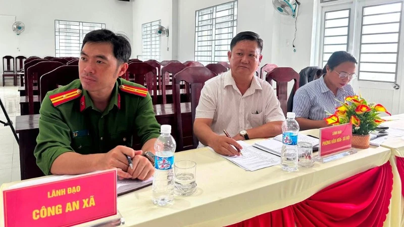 Chuẩn bị khai quật mộ liệt sĩ tại núi Hòn Ông Chuẩn bị khai quật mộ liệt sĩ tại núi Hòn Ông