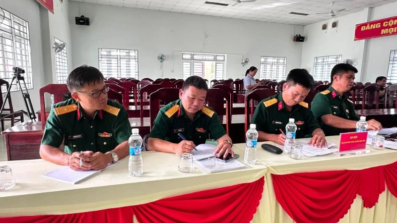 Chuẩn bị khai quật mộ liệt sĩ tại núi Hòn Ông Chuẩn bị khai quật mộ liệt sĩ tại núi Hòn Ông