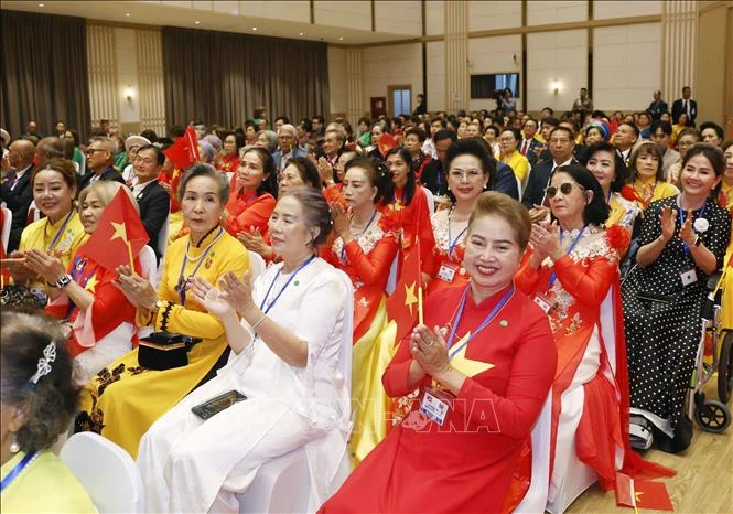 Chùm ảnh Tổng Bí thư, Chủ tịch nước Tô Lâm gặp gỡ cộng đồng người Việt Nam tại Thái Lan Chùm ảnh Tổng Bí thư, Chủ tịch nước Tô Lâm gặp gỡ cộng đồng người Việt Nam tại Thái Lan