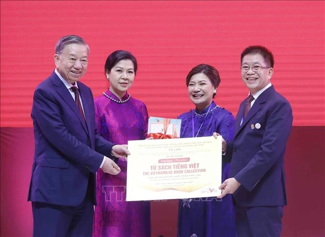 Chùm ảnh Tổng Bí thư, Chủ tịch nước Tô Lâm gặp gỡ cộng đồng người Việt Nam tại Thái Lan Chùm ảnh Tổng Bí thư, Chủ tịch nước Tô Lâm gặp gỡ cộng đồng người Việt Nam tại Thái Lan