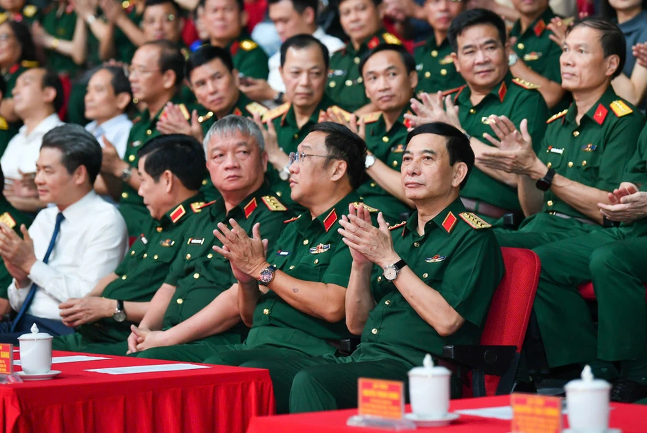 Chương trình chính luận nghệ thuật "Tổ quốc ghi công - Lời hứa với mẹ" Chương trình chính luận nghệ thuật "Tổ quốc ghi công - Lời hứa với mẹ"