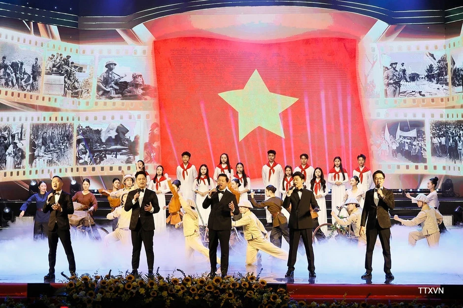 Chương trình nghệ thuật chính luận "Nắng Ba Đình" với nhiều nội dung ấn tượng đặc sắc Chương trình nghệ thuật chính luận "Nắng Ba Đình" với nhiều nội dung ấn tượng đặc sắc