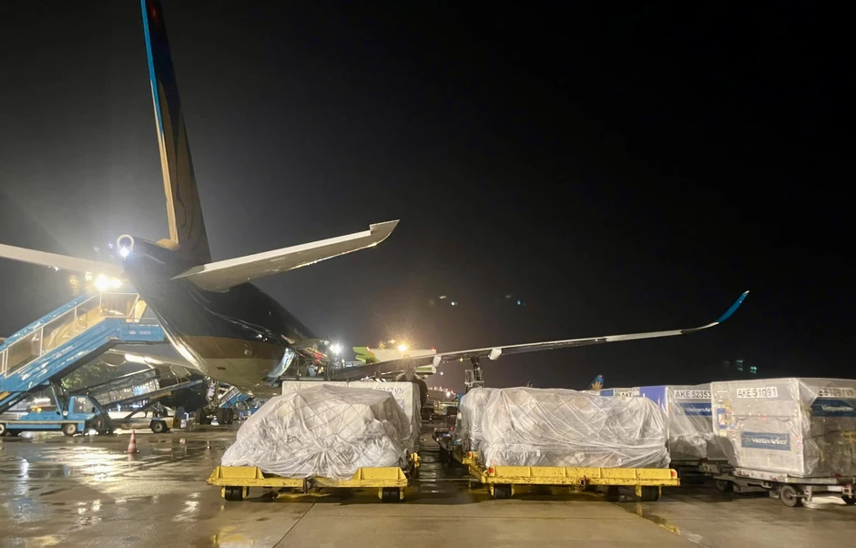 Chuyến bay đặc biệt đưa lực lượng hỗ trợ và hàng hóa tới Venezuela Chuyến bay đặc biệt đưa lực lượng hỗ trợ và hàng hóa tới Venezuela