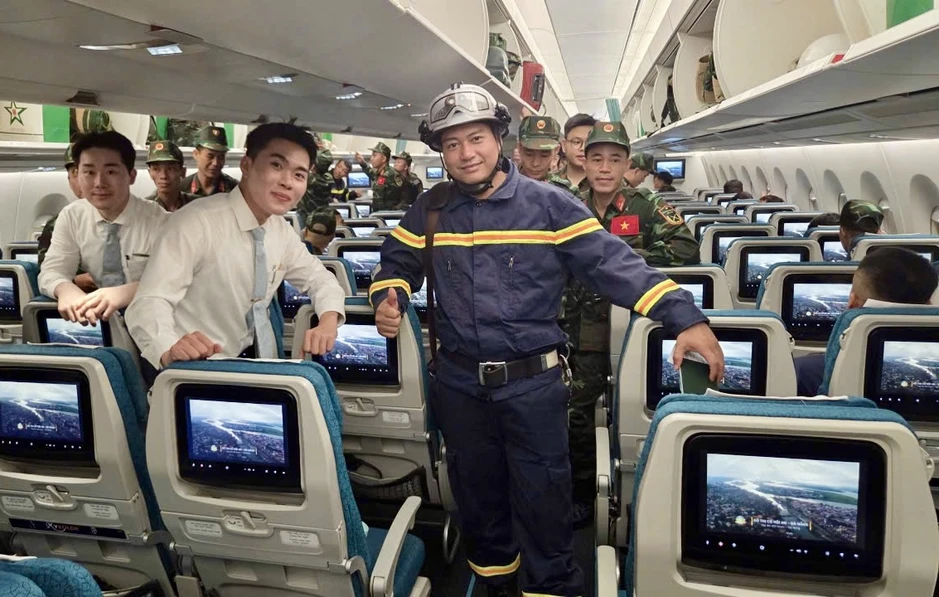 Chuyến bay đặc biệt đưa lực lượng hỗ trợ và hàng hóa tới Venezuela Chuyến bay đặc biệt đưa lực lượng hỗ trợ và hàng hóa tới Venezuela