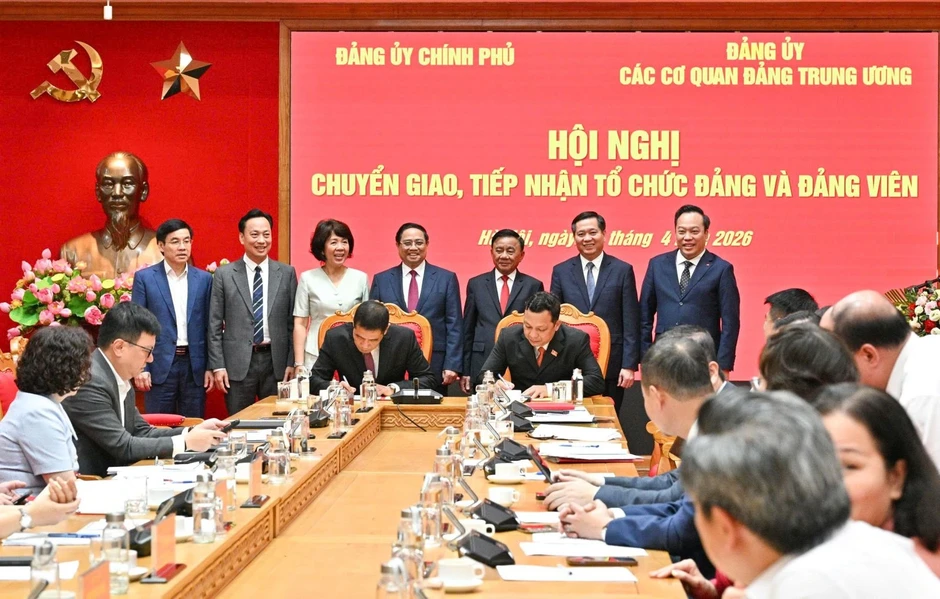 Chuyển giao 5 đảng bộ về Đảng ủy các cơ quan Đảng Trung ương Chuyển giao 5 đảng bộ về Đảng ủy các cơ quan Đảng Trung ương