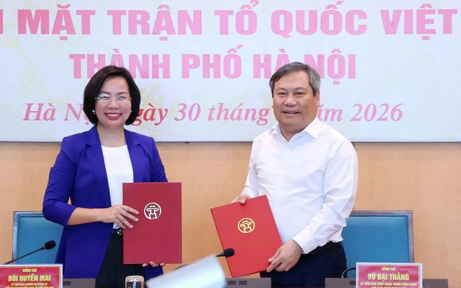 Chuyển giao nguyên trạng 18 hội về Ủy ban MTTQ thành phố Hà Nội Chuyển giao nguyên trạng 18 hội về Ủy ban MTTQ thành phố Hà Nội