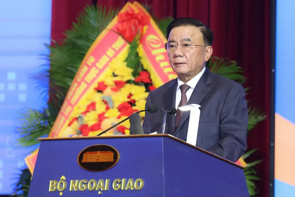 Chuyển mạnh từ tư duy chủ yếu mở rộng quan hệ sang nâng cao chất lượng Chuyển mạnh từ tư duy chủ yếu mở rộng quan hệ sang nâng cao chất lượng