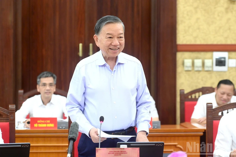 Chuyển trọng tâm thực hiện Nghị quyết số 57-NQ/TW sang tổ chức thực hiện và kiến tạo kết quả Chuyển trọng tâm thực hiện Nghị quyết số 57-NQ/TW sang tổ chức thực hiện và kiến tạo kết quả