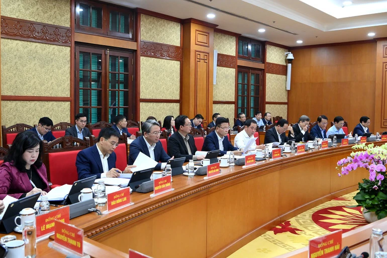 Chuyển tư duy đánh giá hiệu quả từ “pháp luật tốt trong văn bản” sang “pháp luật tốt trong cuộc sống” Chuyển tư duy đánh giá hiệu quả từ “pháp luật tốt trong văn bản” sang “pháp luật tốt trong cuộc sống”