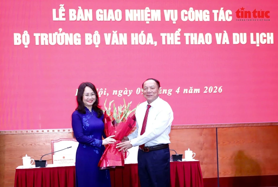 Chuyển tư duy quản lý sang tư duy kiến tạo, mở rộng không gian phát triển văn hóa Chuyển tư duy quản lý sang tư duy kiến tạo, mở rộng không gian phát triển văn hóa